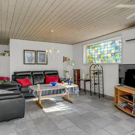 3 Bedroom Lovely In