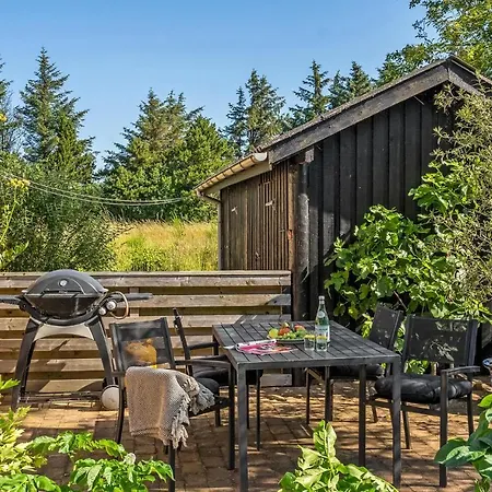 Vakantiehuis 3 Bedroom Lovely In *